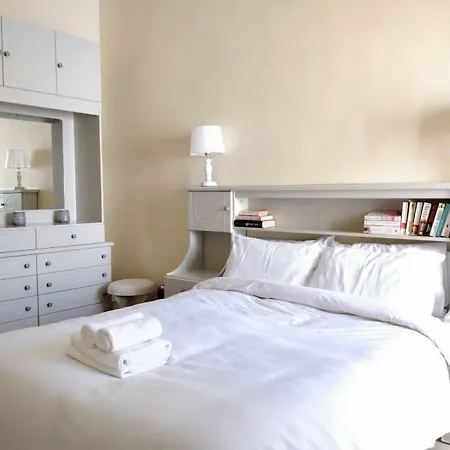 3 Bed