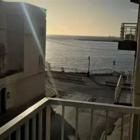 3 Bed Apartment *