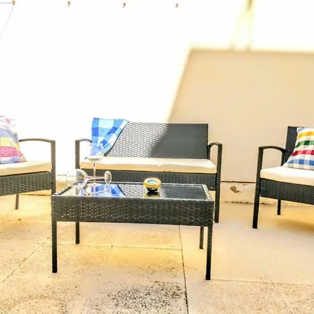 Apartment 3 Bed *